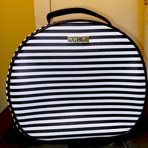 Chi makeup bag